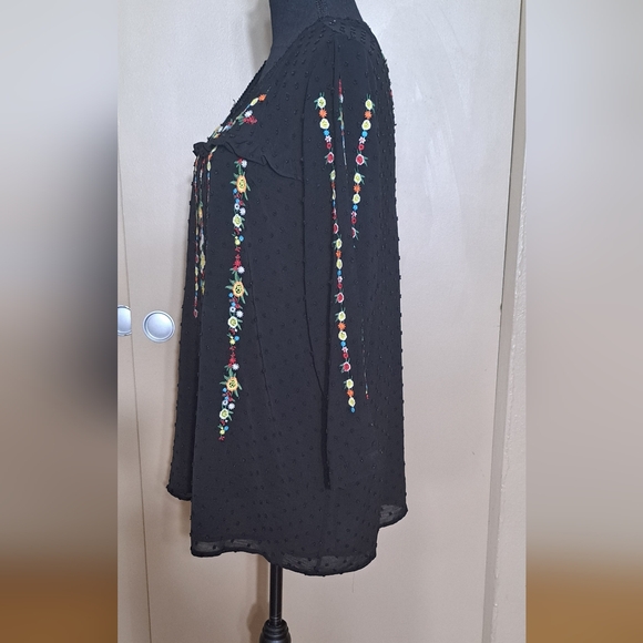 Stitch Fix Exclusive Sweet Grey Eula Black Embroidered Detail Blouse XXL EUC - Picture 3 of 14